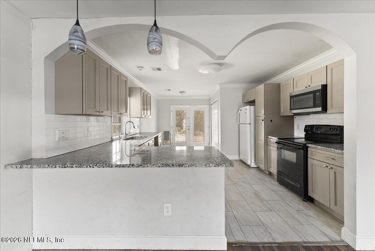 10565 BESSENT Road N