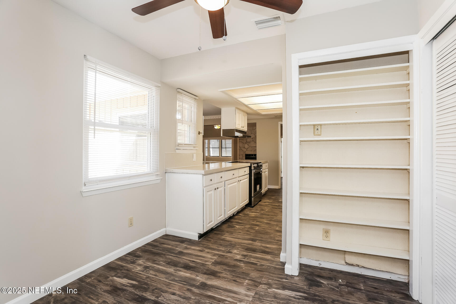 443 HOLIDAY HILL Circle W