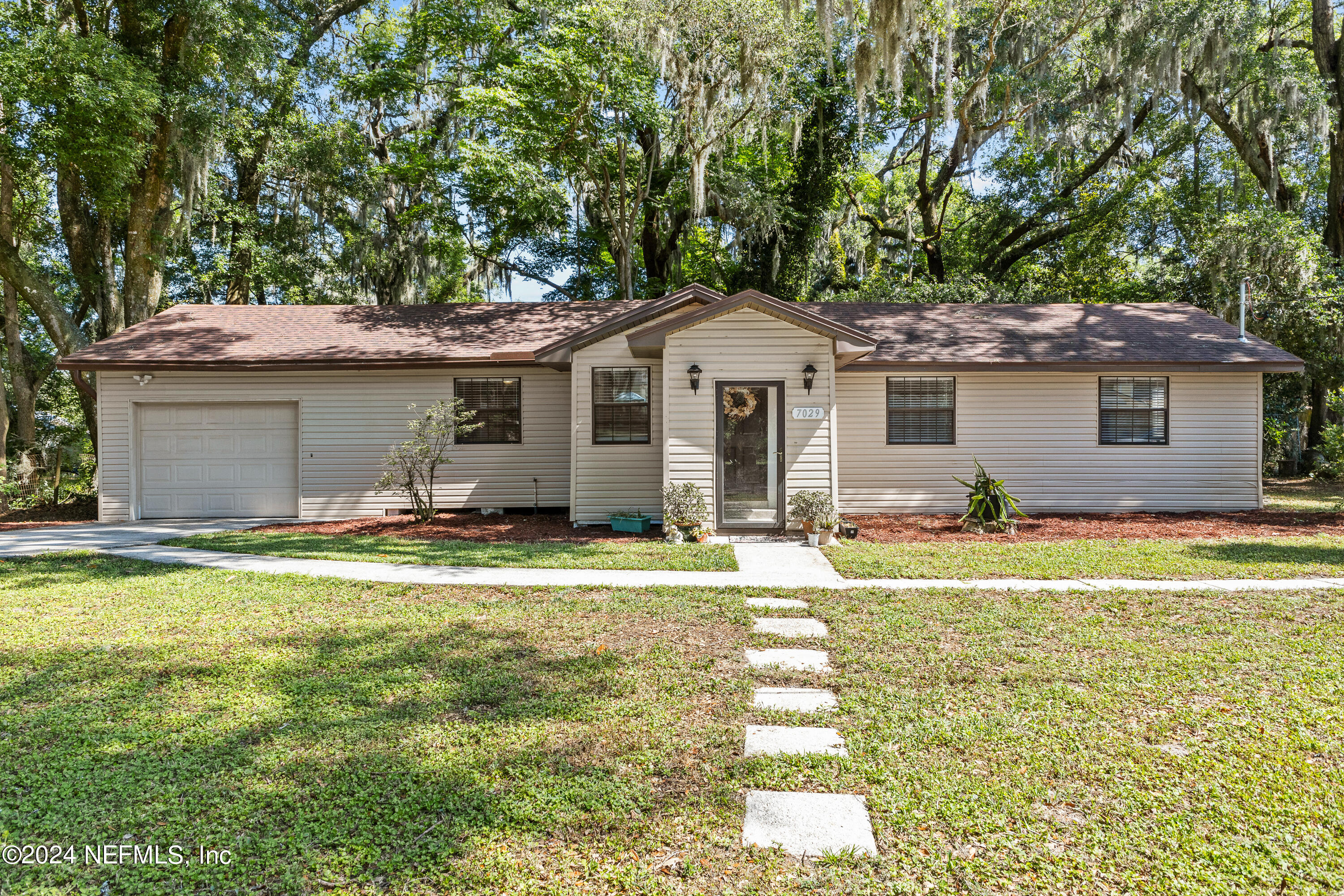 Jacksonville, FL home for sale located at 7029 Arlet Drive, Jacksonville, FL 32211