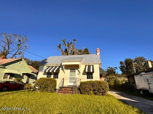 7211 N PEARL Street