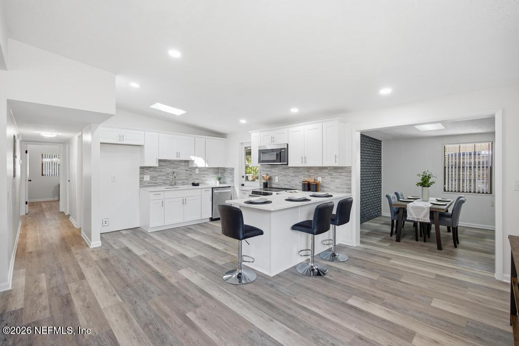 1044 HILLOCK Drive E