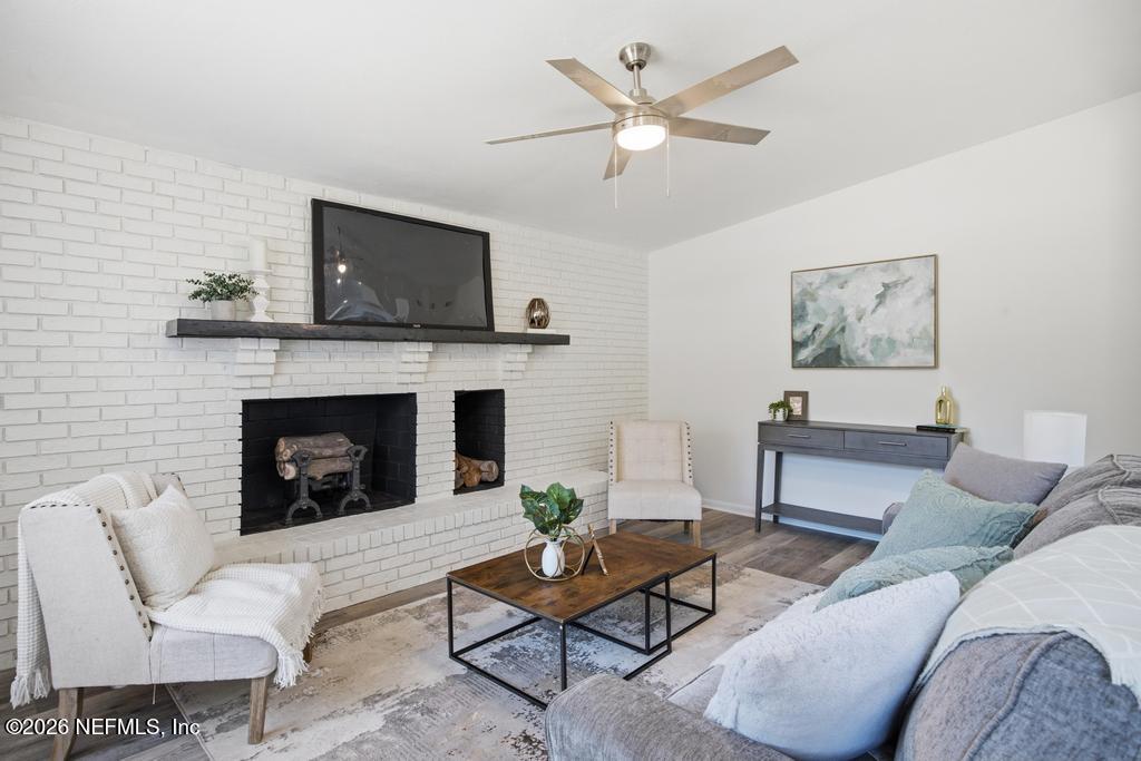 1044 HILLOCK Drive E