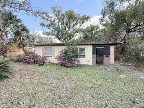 Photo of 7007 LUCKY Drive E, Jacksonville, FL 32208 (MLS # 2145334)