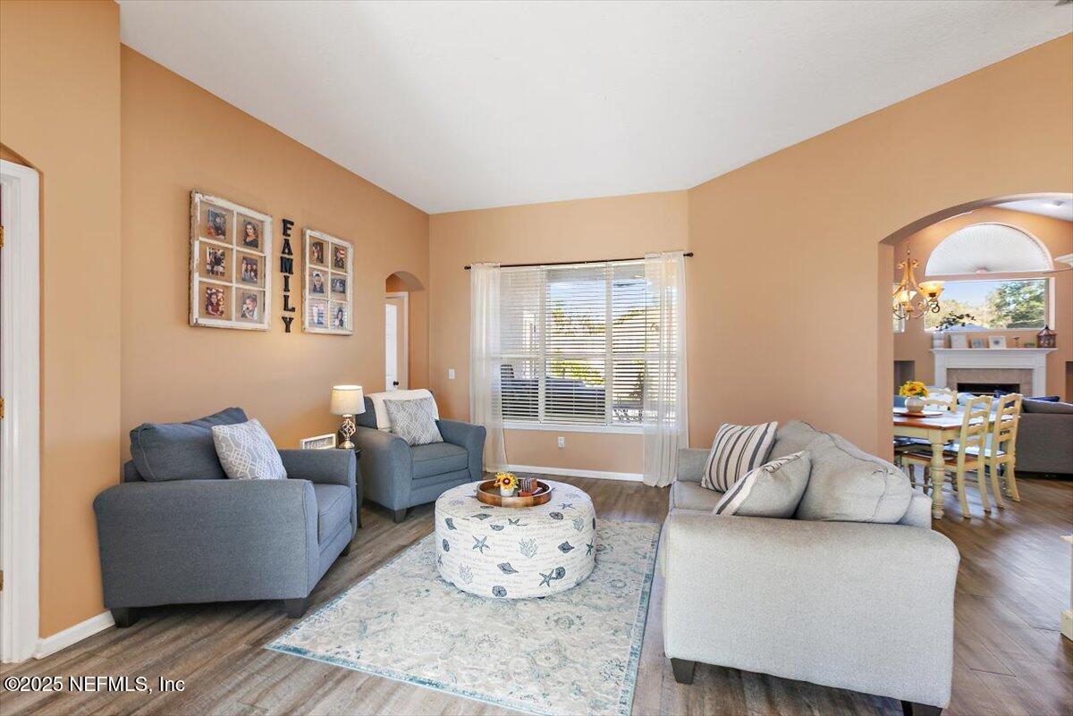 1858 SENTRY OAK Court