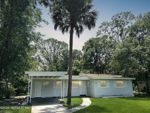 Photo of 5086 FREDERICKSBURG Avenue, Jacksonville, FL 32208 (MLS # 2166869)