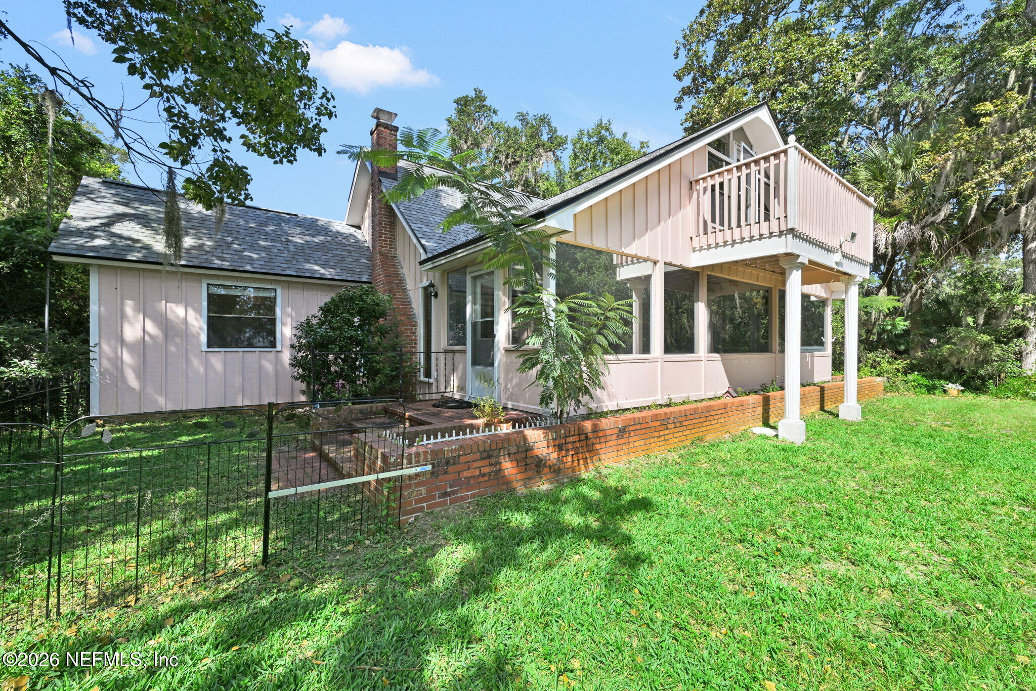 806 RIVER Road