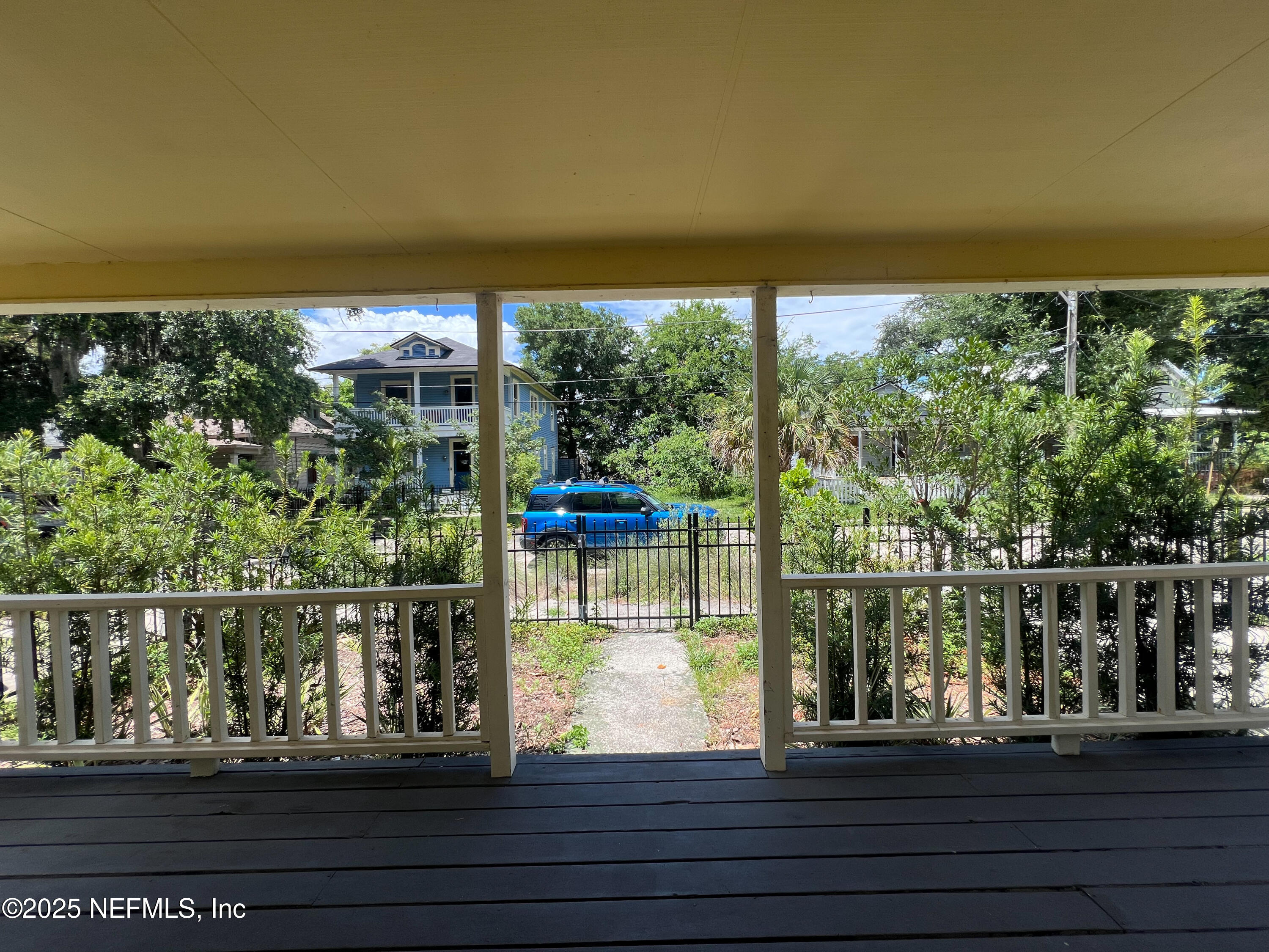 426 WALNUT Court