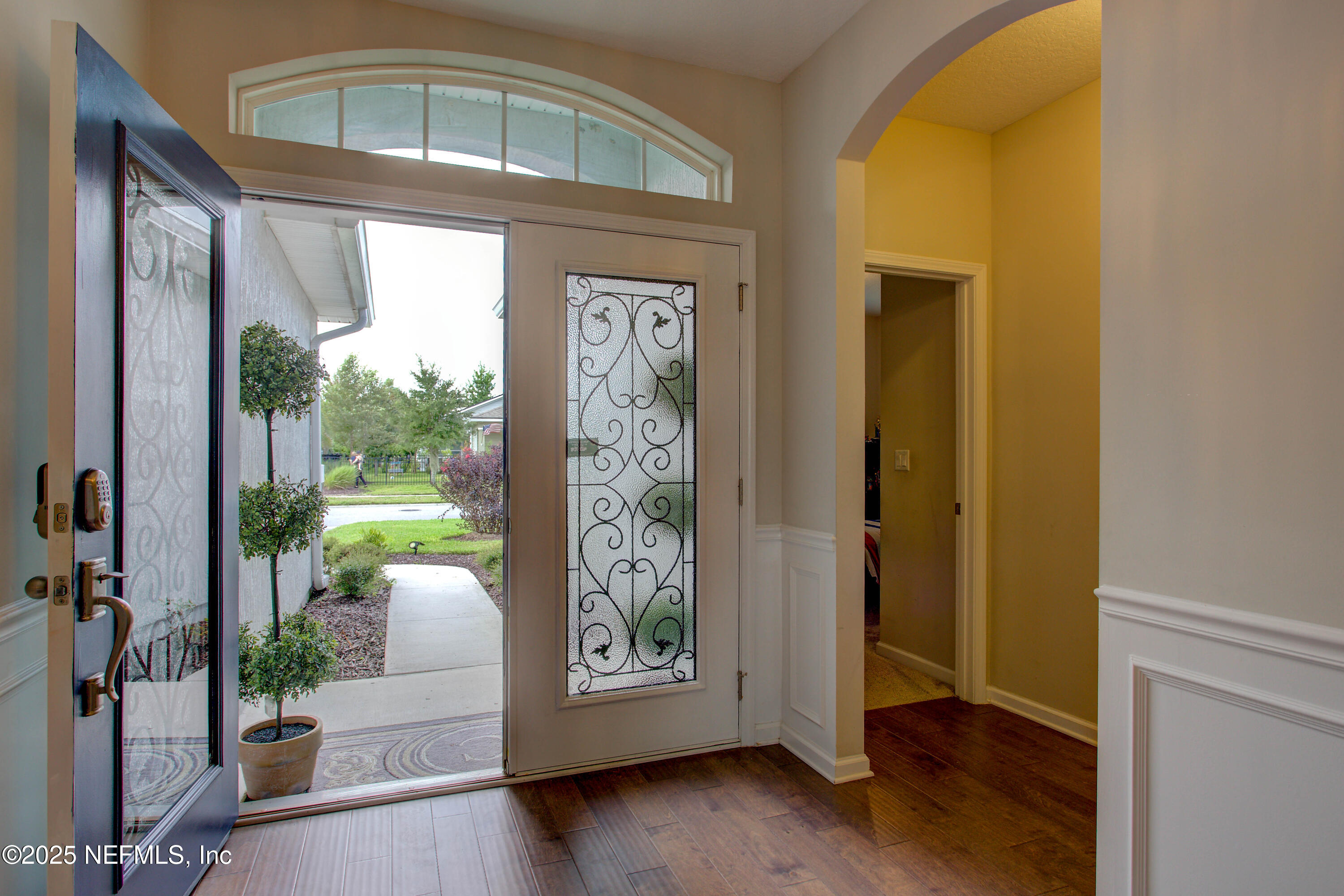 1524 AUTUMN PINES Drive