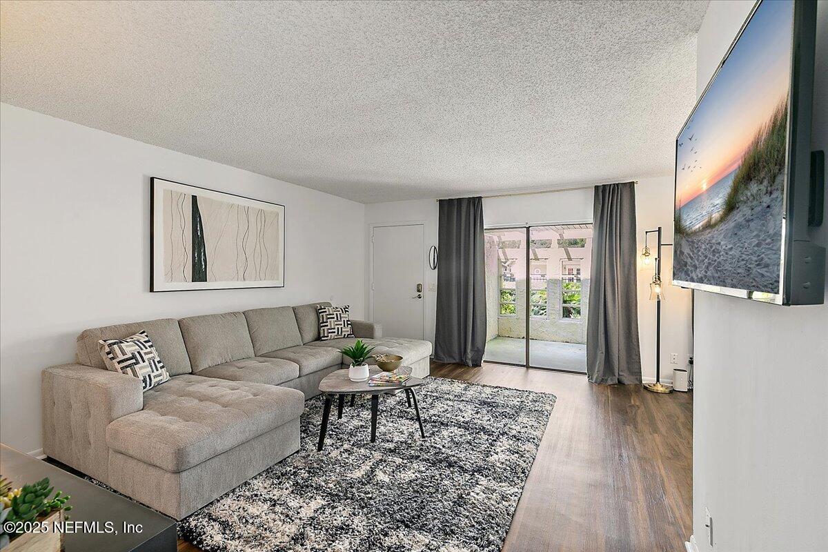 303 VILLA DEL MAR Drive I-3