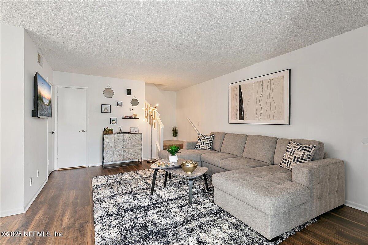 303 VILLA DEL MAR Drive I-3