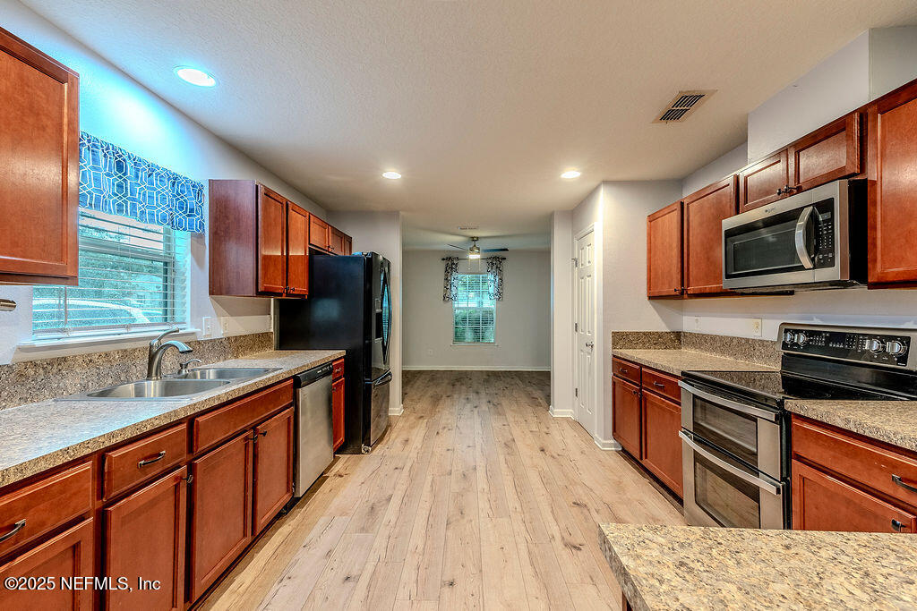 348 AUBURN OAKS Road E