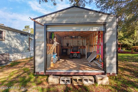 A home in Interlachen