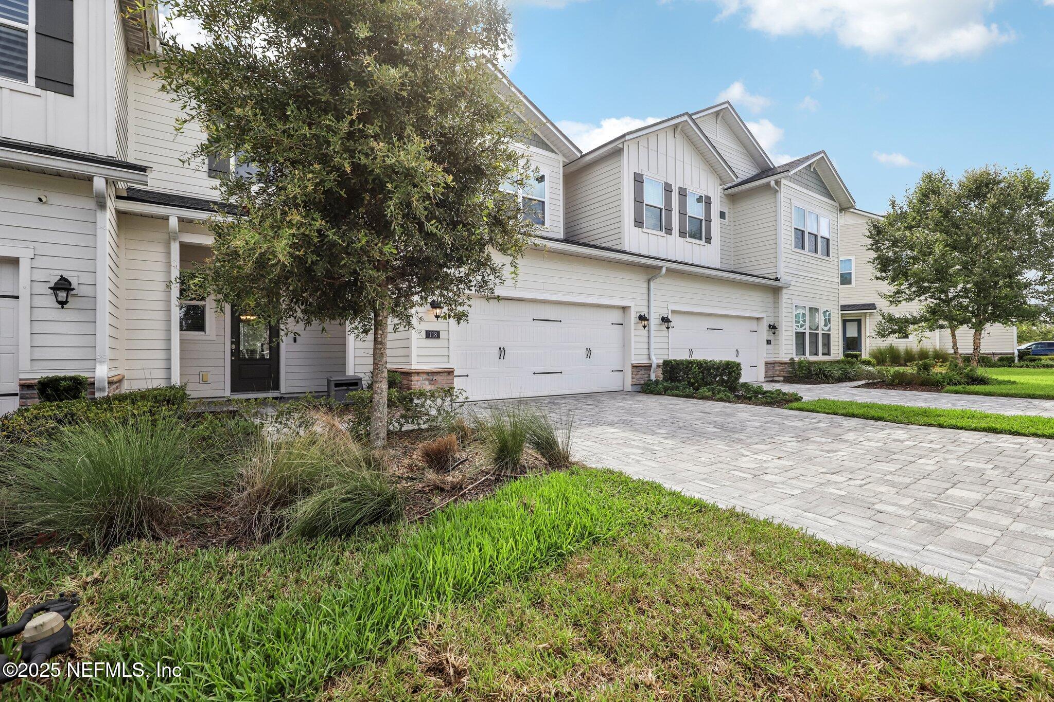 118 CAROUSEL Drive