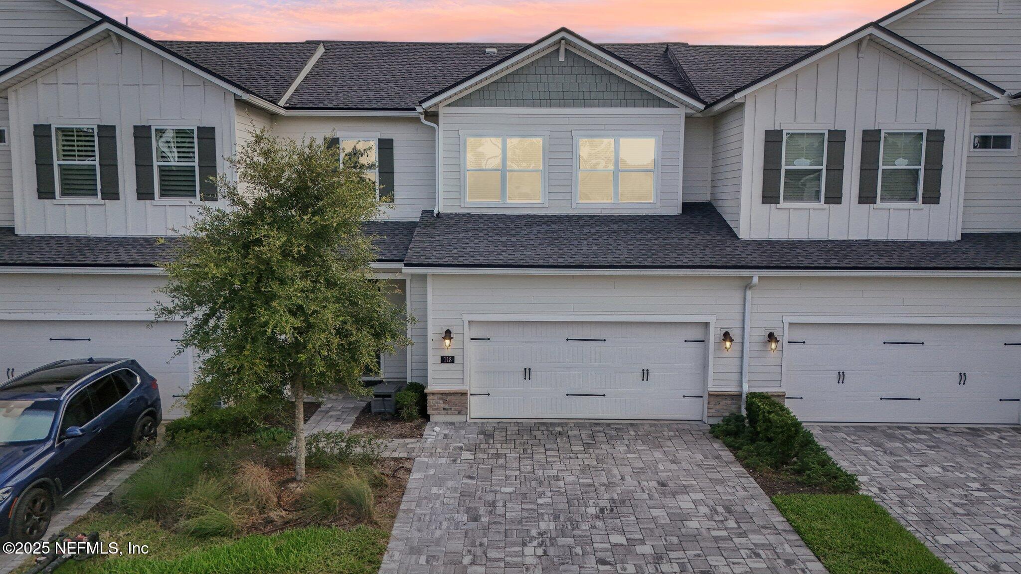 118 CAROUSEL Drive