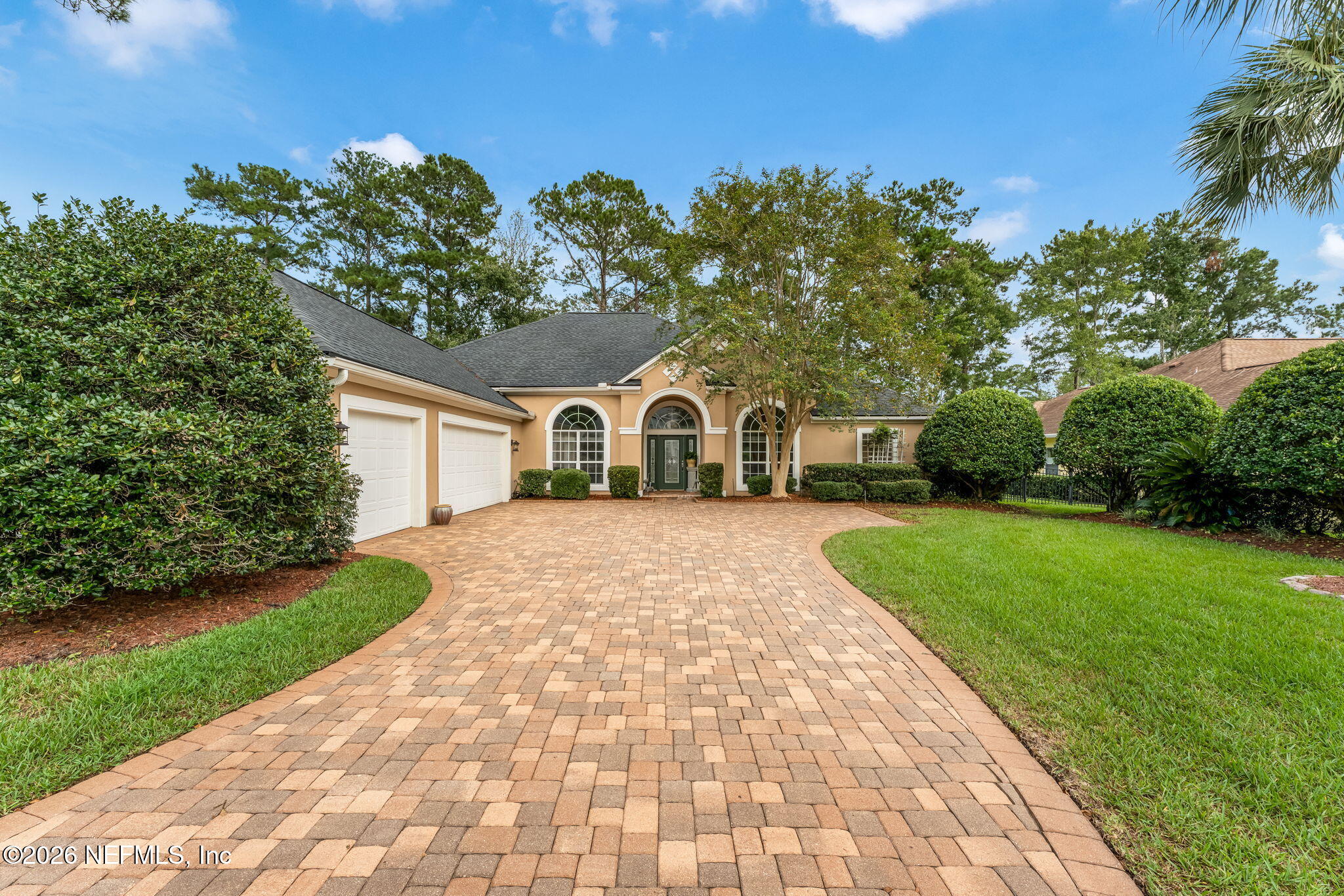569 GOLDEN LINKS Drive