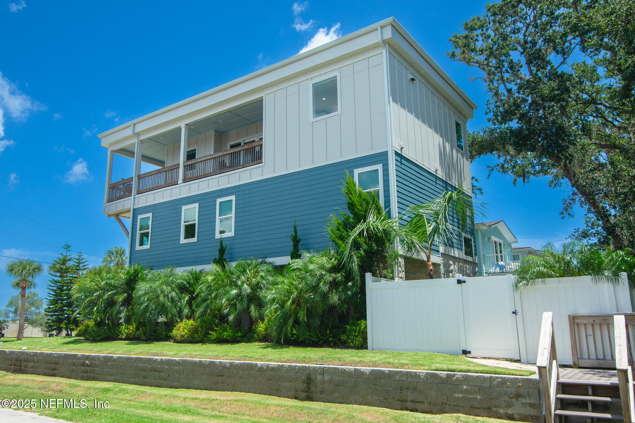 193 LAWN Avenue