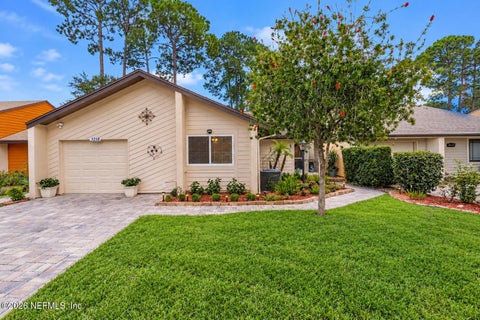 Photo of 3218 THORN Lane, Jacksonville, FL 32223 (MLS # 2166356)