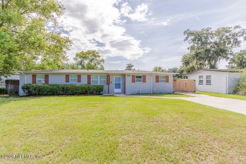 Photo of 848 GLYNLEA Road, Jacksonville, FL 32216 (MLS # 2157133)