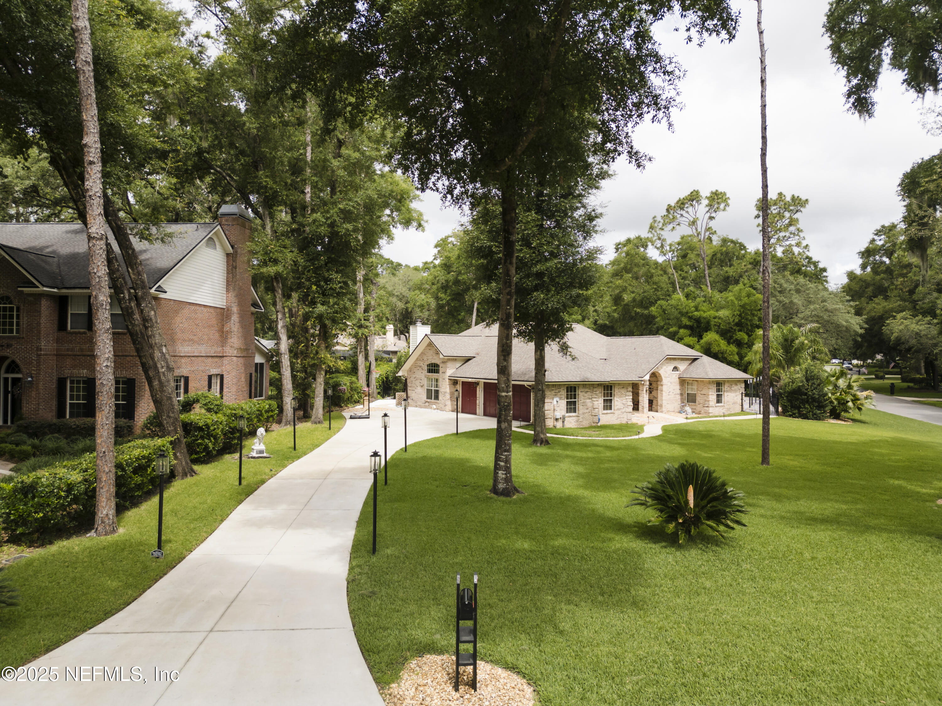 3672 ST ANDREWS Court