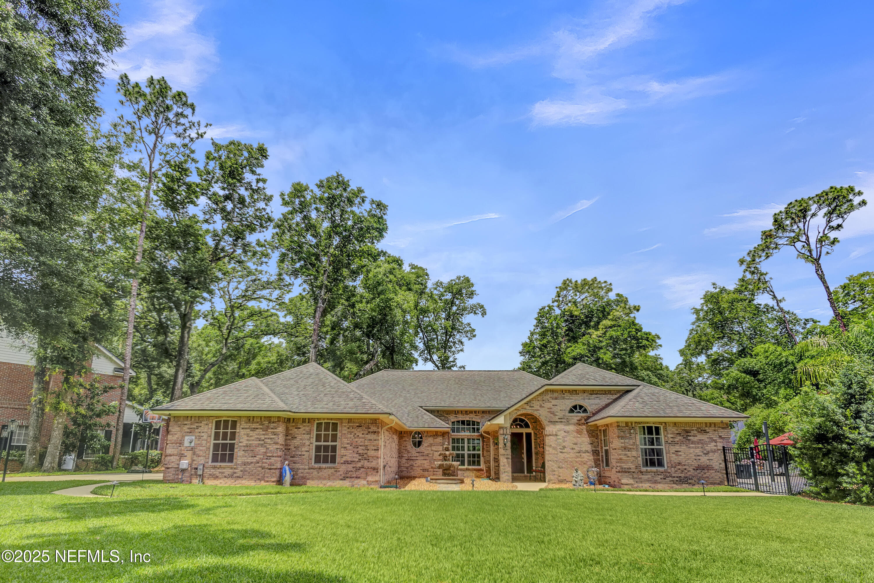 3672 ST ANDREWS Court