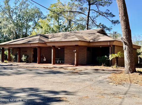 1906 DEBARRY Avenue Orange Park FL 32073