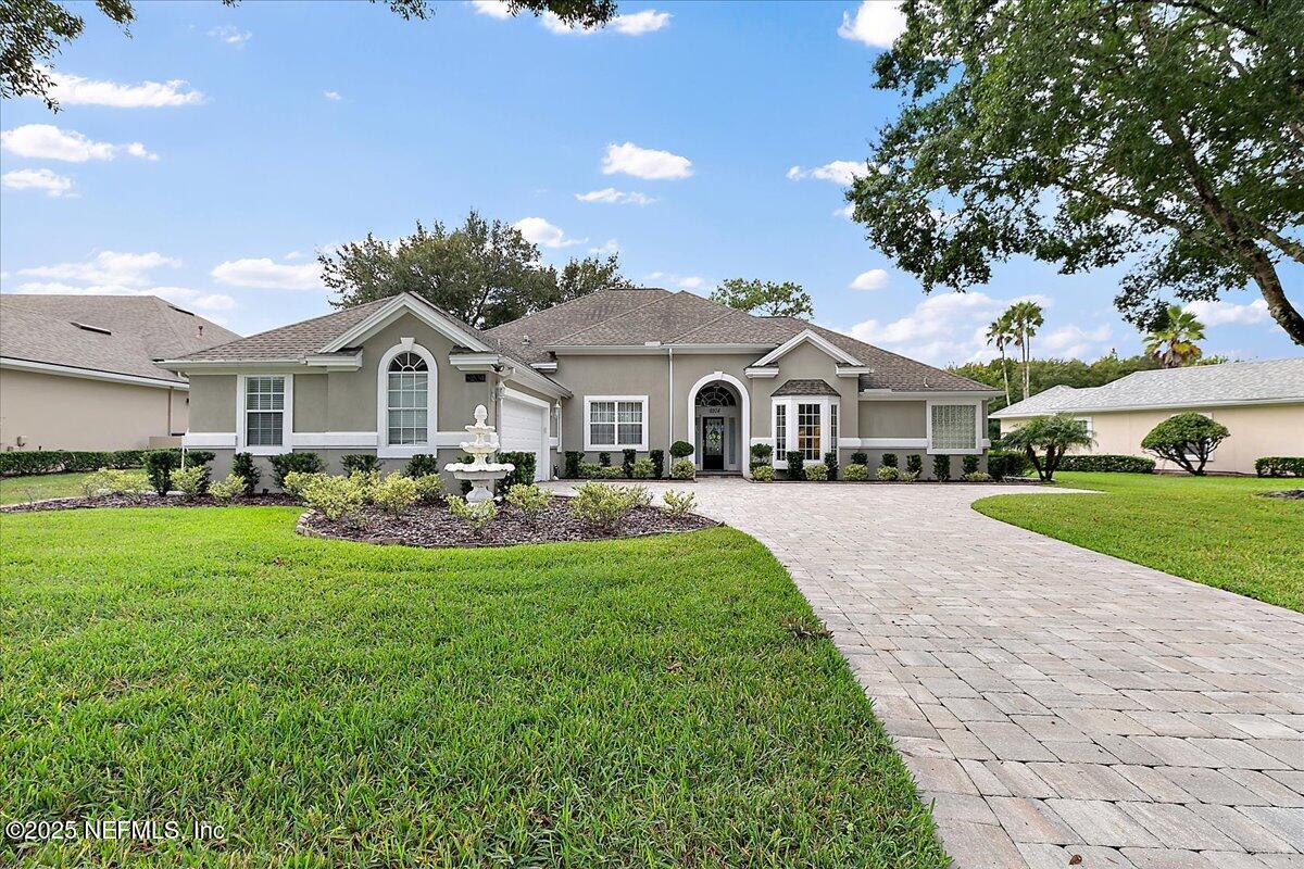 8204 HAMPTON LAKE Lane