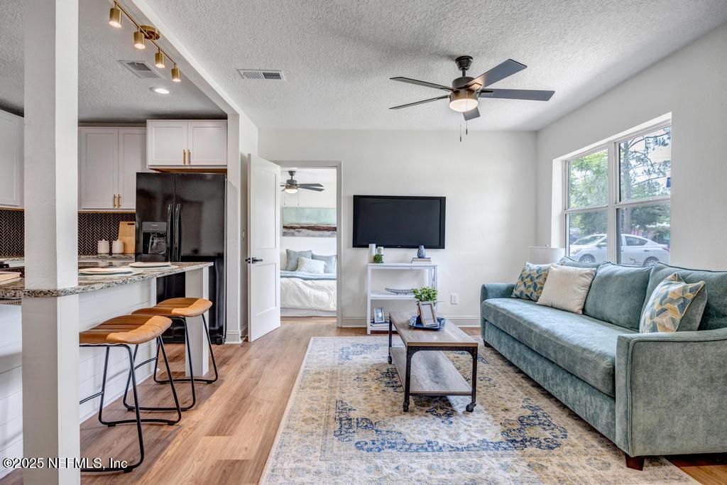 5530 SHARON Terrace