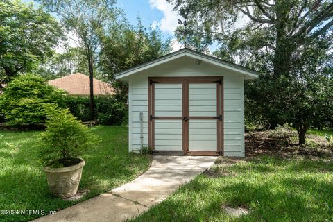 A home in Middleburg