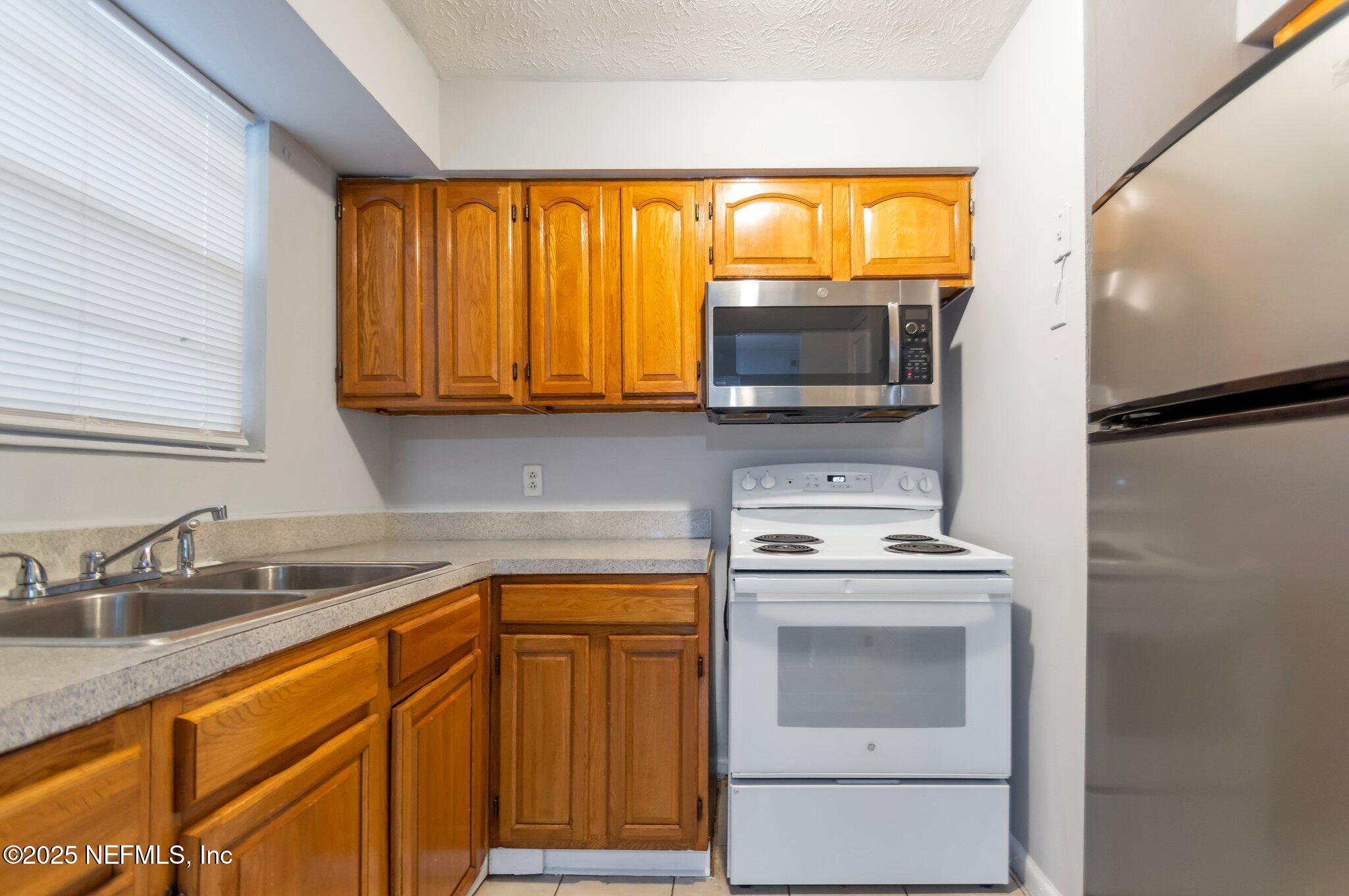 1551 W 31ST Street