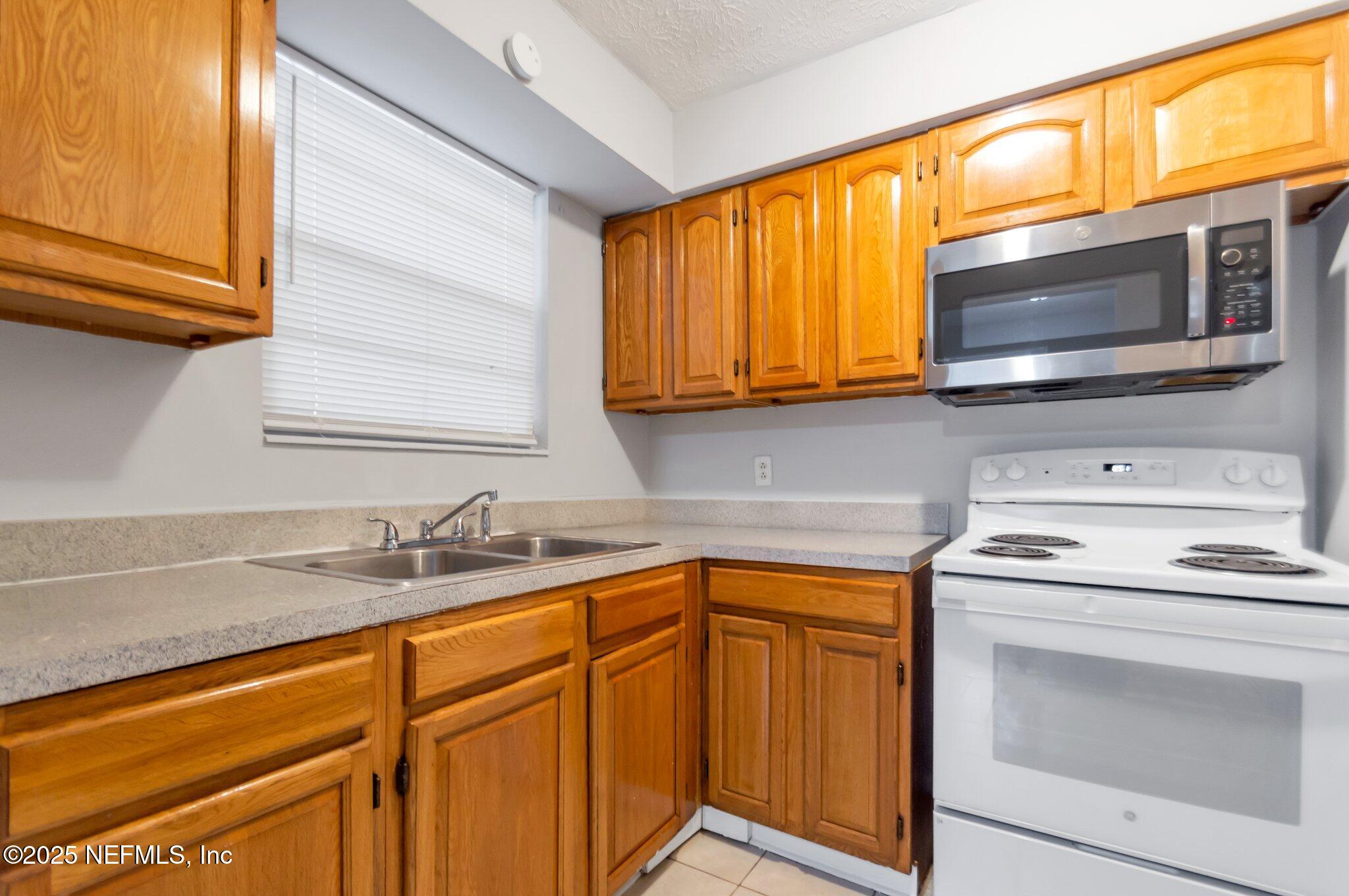 1551 W 31ST Street
