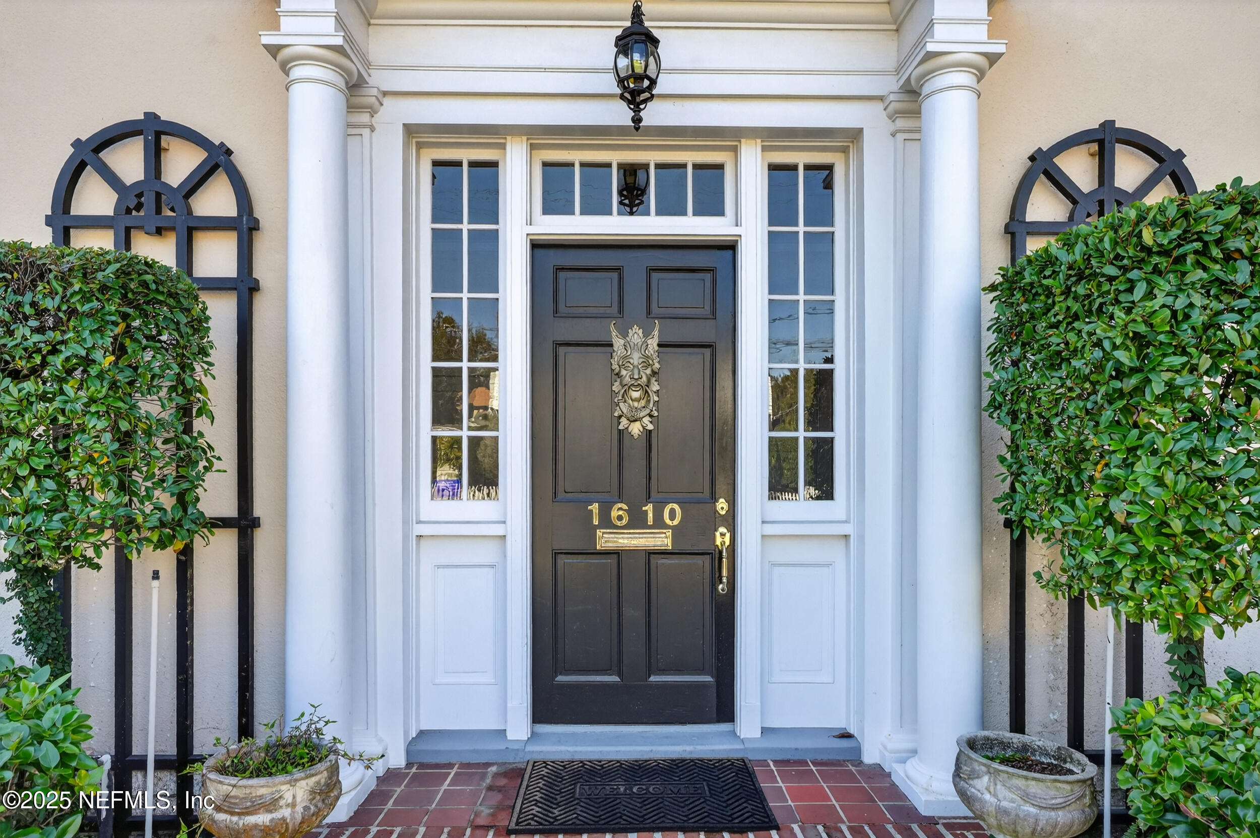 1610 MCDUFF Avenue S