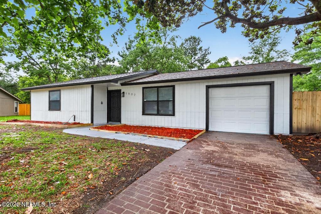 1807 SHANNON LAKE Drive