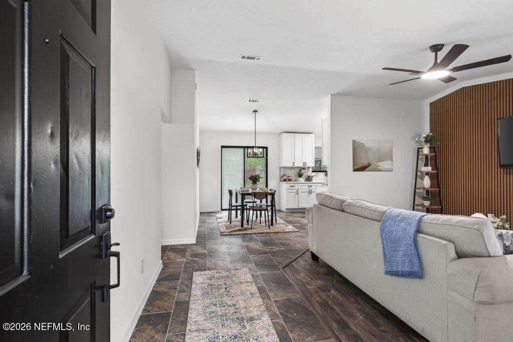 1807 SHANNON LAKE Drive