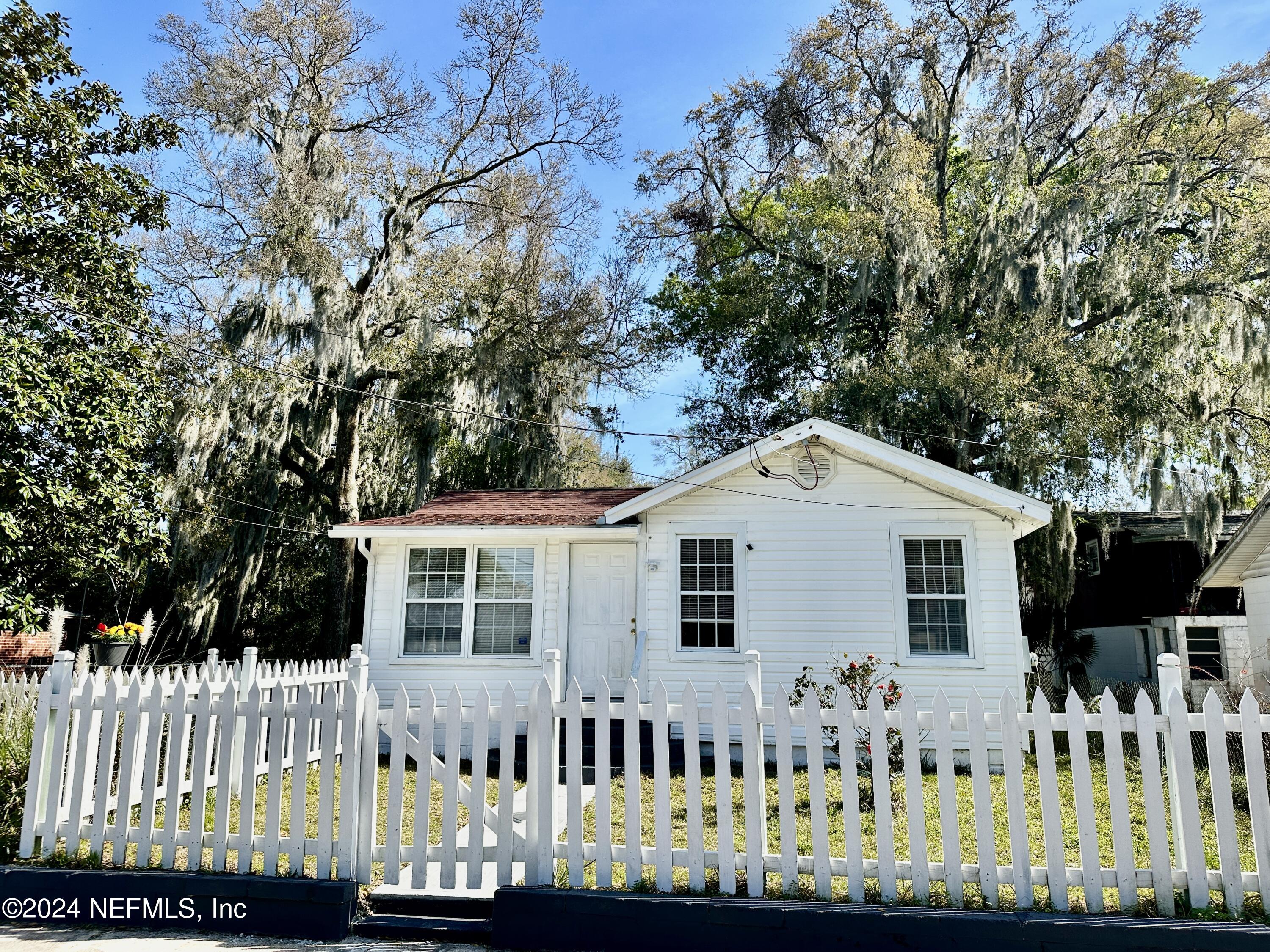 Jacksonville, FL home for sale located at 418 CRESTWOOD Street, Jacksonville, FL 32208