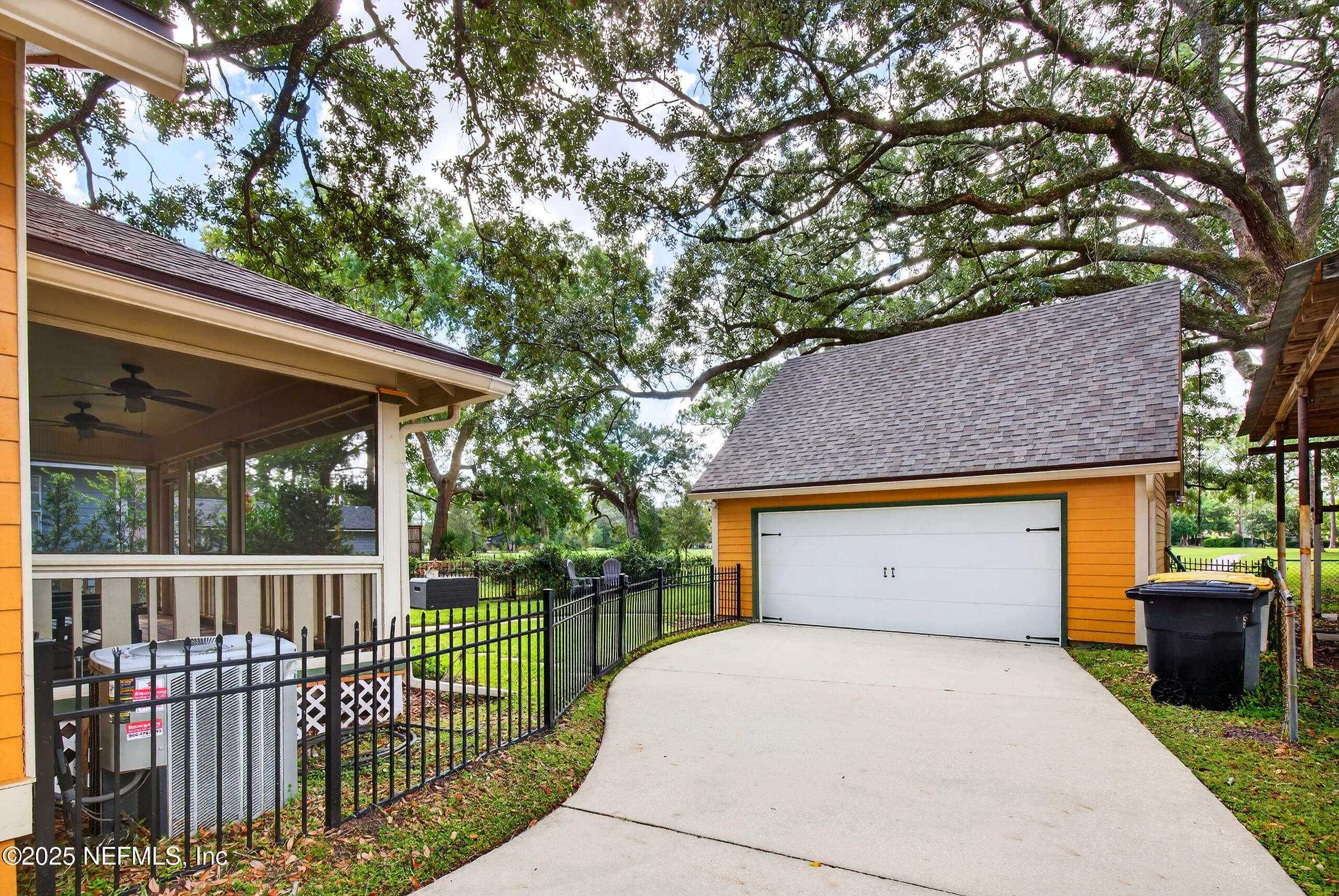 1580 GLENDALE Street