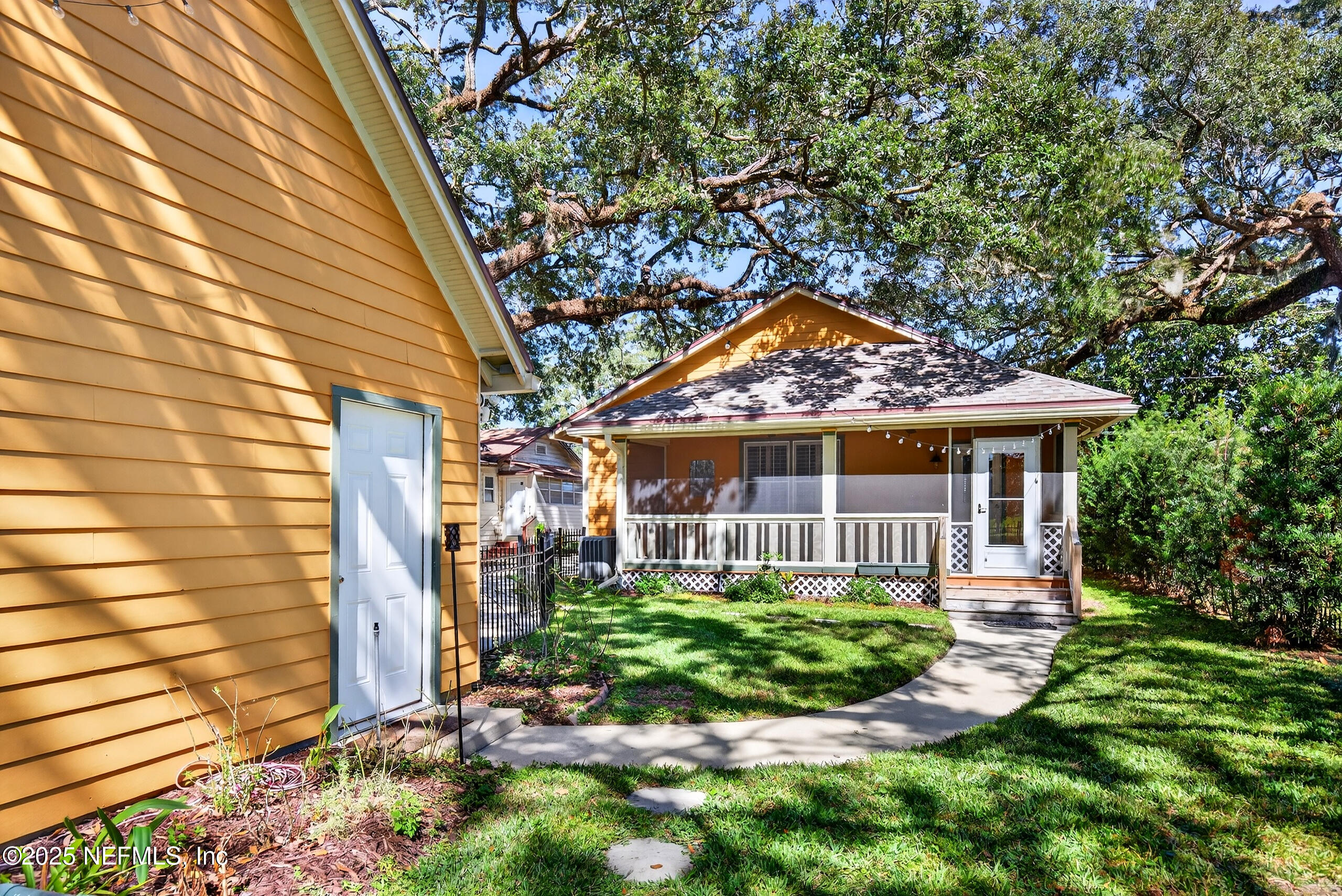 1580 GLENDALE Street