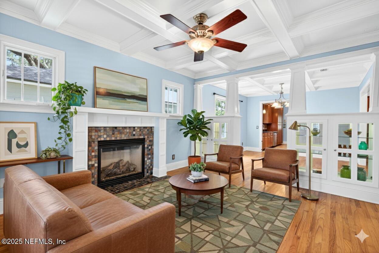 1580 GLENDALE Street