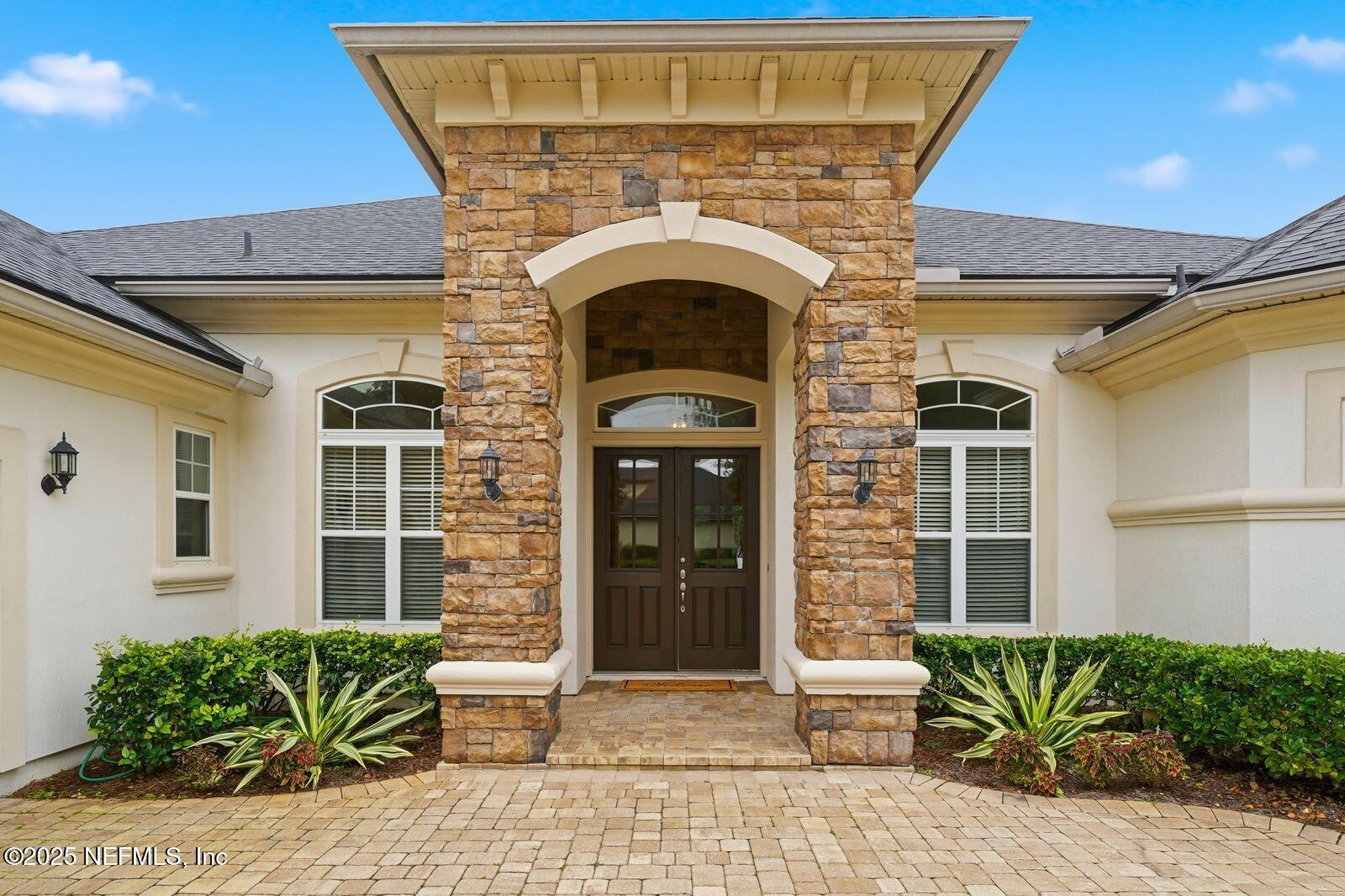 524 SEBASTIAN Square