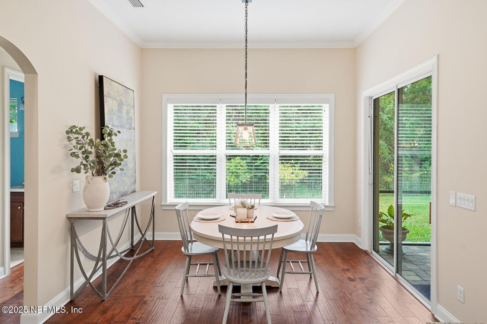 524 SEBASTIAN Square