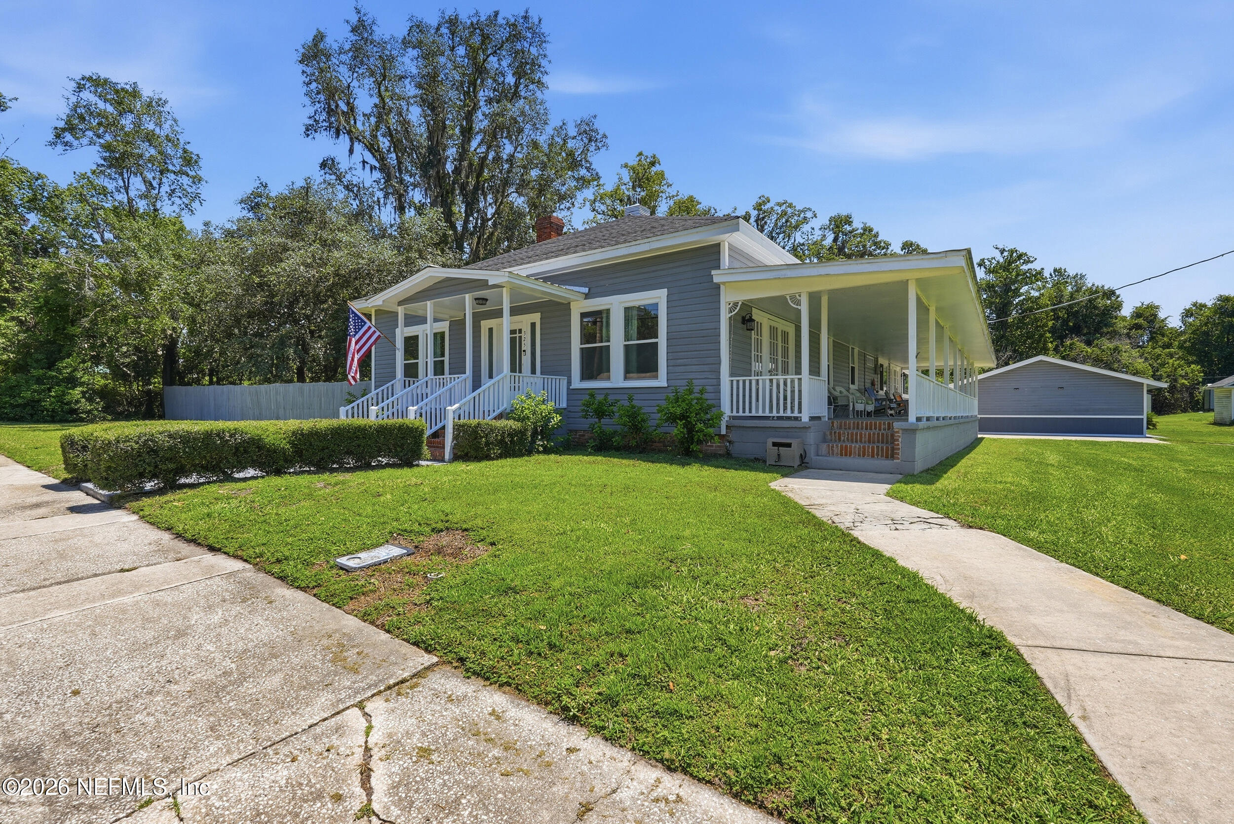 325 S LAKE AVENUE