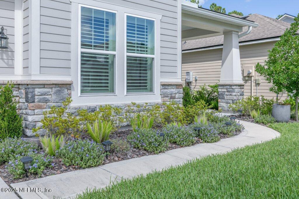 384 SILKGRASS Place