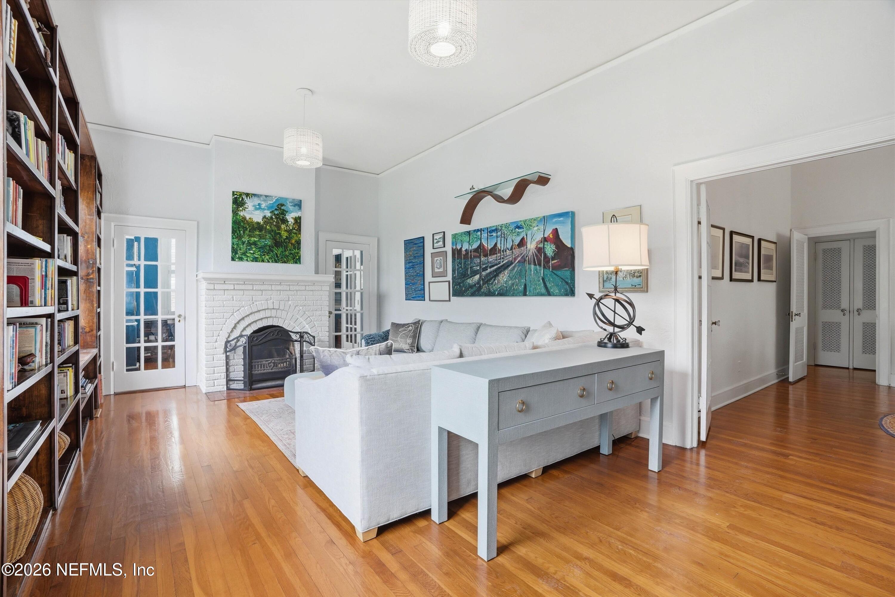 1418 AVONDALE Avenue