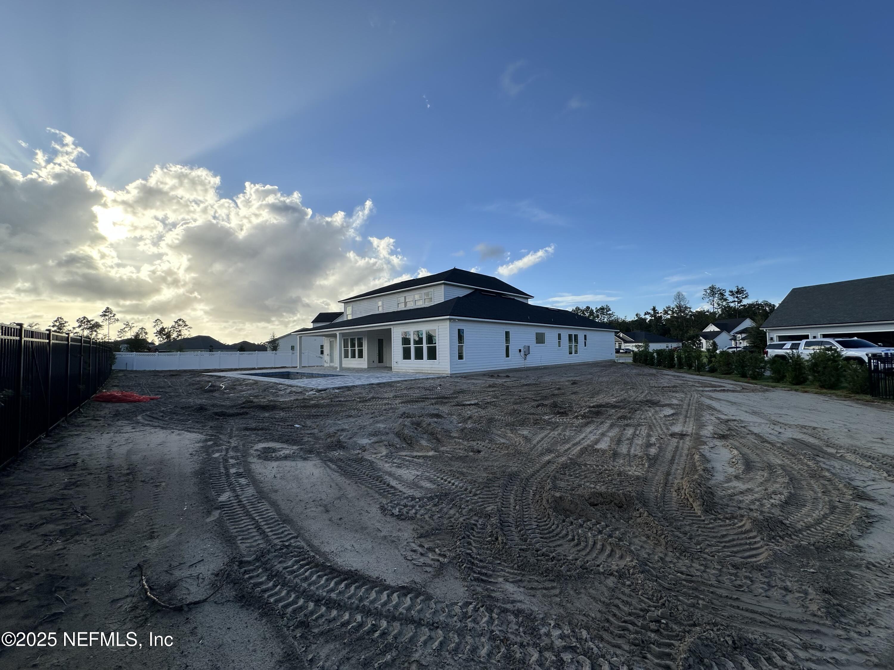 513 COURTNEY OAKS Drive