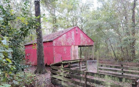 A home in Middleburg