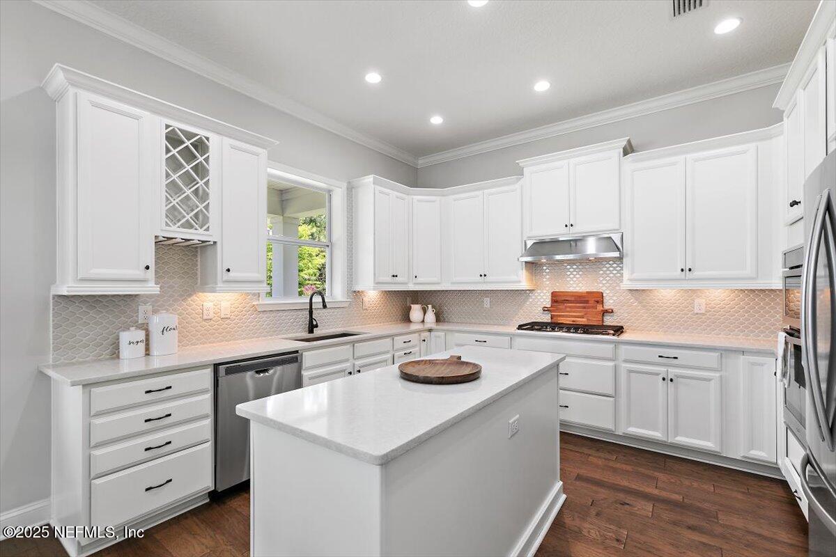 411 PELICAN POINTE Road