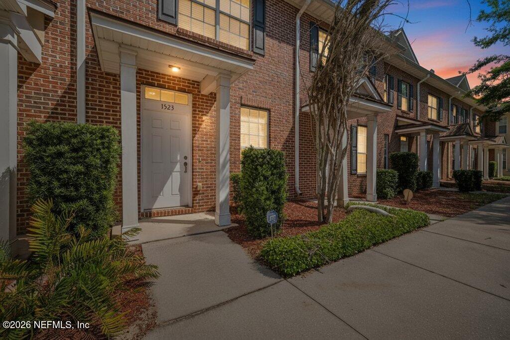 1523 FIELDVIEW Drive