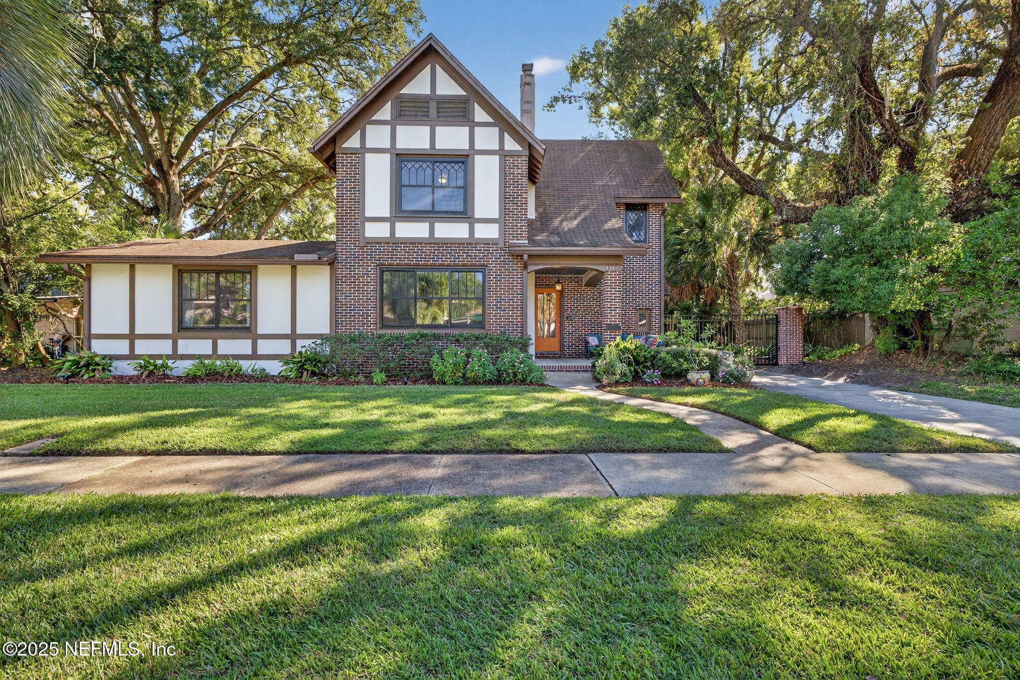 4350 GARIBALDI Avenue