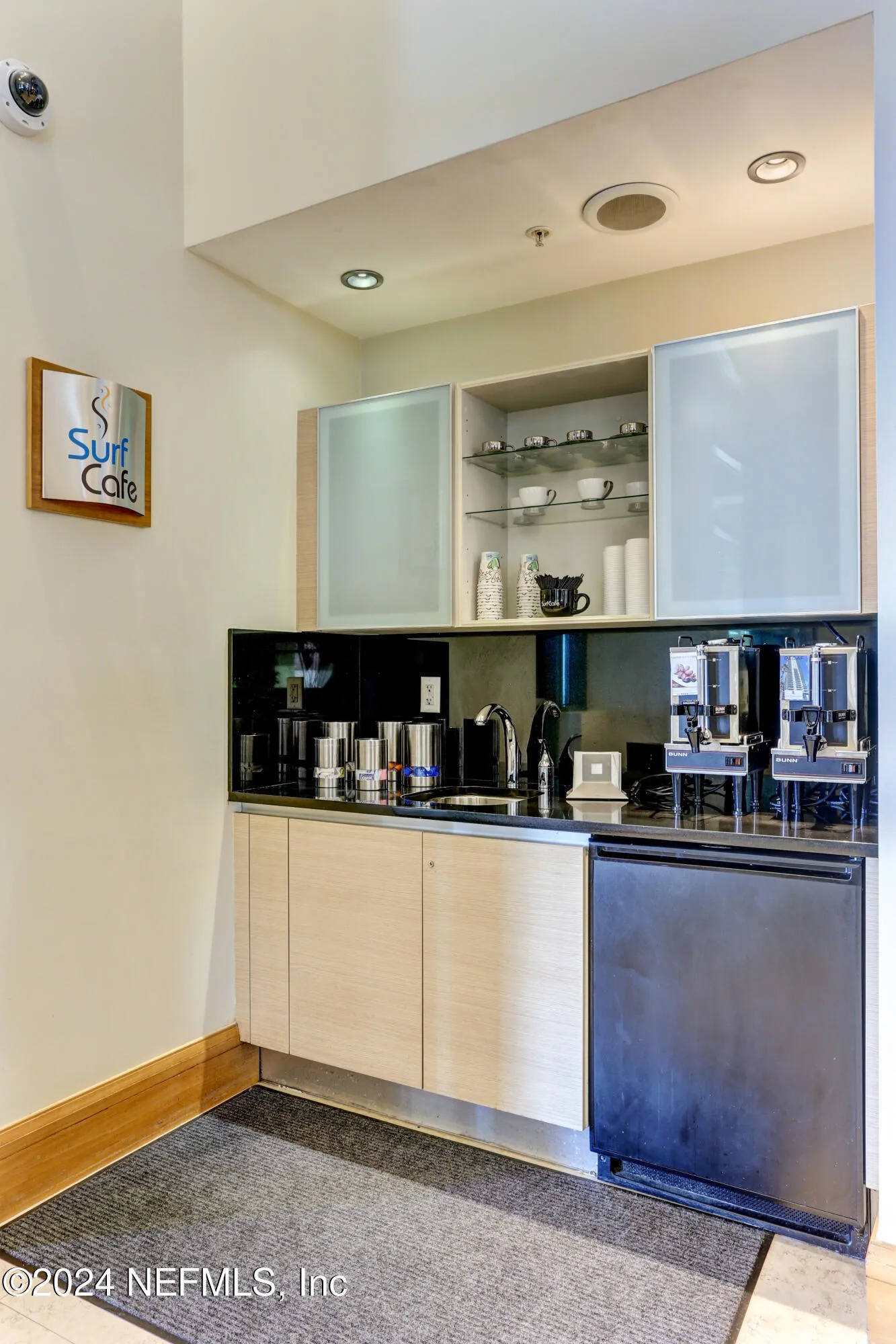 Jacksonville, Florida 32207, United States, 2 Bedrooms Bedrooms, ,2 BathroomsBathrooms,Residential,Active,34906