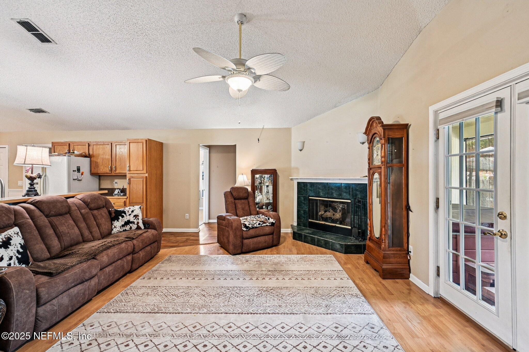 2235 THOMAS LYNCH Court