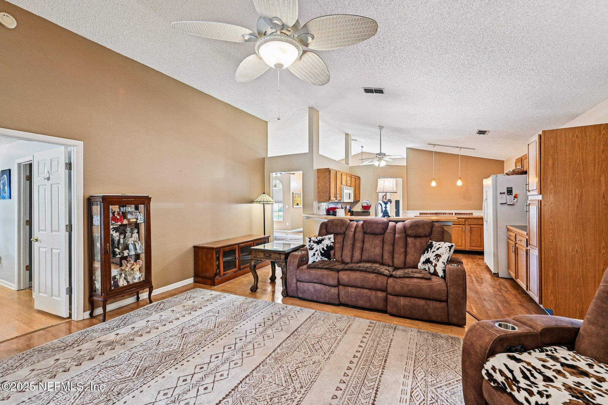 2235 THOMAS LYNCH Court